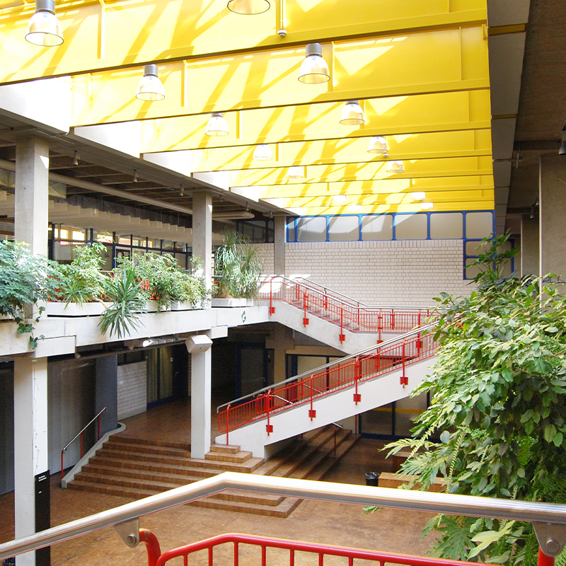 Das Schulgebäude von Innen